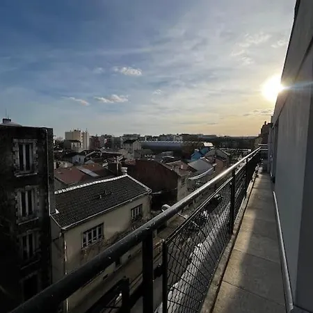 2p : Vue Sur Les Toits De Paris レ・リラ